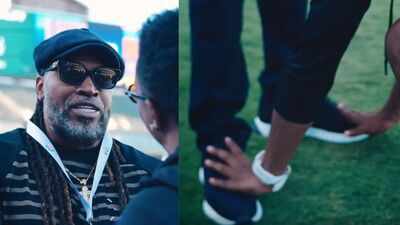 dwayne bravo touches chris gayle39s feet screengrabs