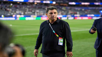 iran head coach amir ghalenoei