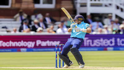 london england jul 19 ani england39s joe root plays a shot during 3rd odi a