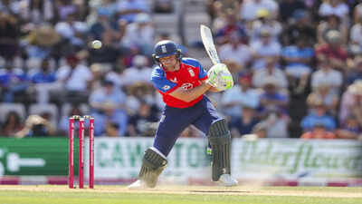 southampton england jul 11 ani england39s jos buttler plays a shot during t