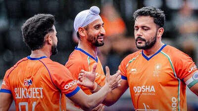 1786987904 team india