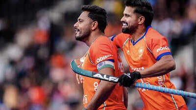 1787160080 team india
