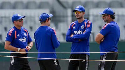 1787478333 team india