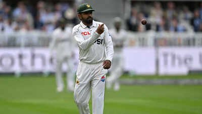 1788164939 babar azam