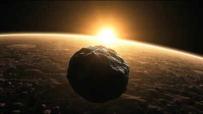 eeuwes asteroid in sunlight