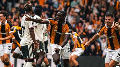 hull city stun man united