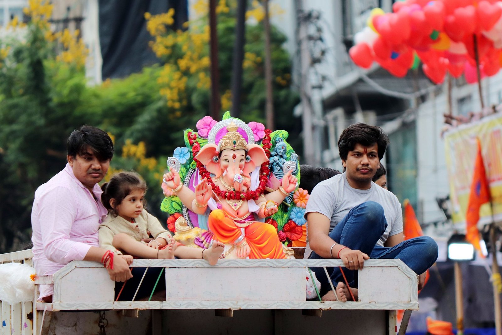 adani family celebrates ganesh chaturthi with devotion at mumbais iconic pandal