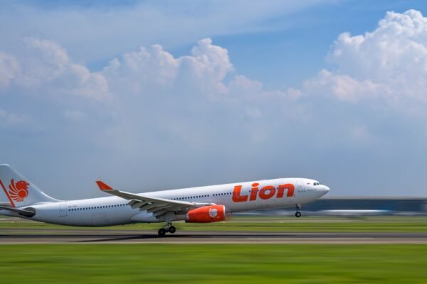 airlines demand reform after repeated air traffic control failures in the uk