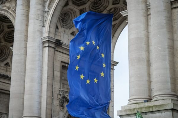 canada and eu strengthen ties amid us trade tensions