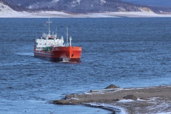chinese cargo ship navigates arctic route signaling new shipping trends