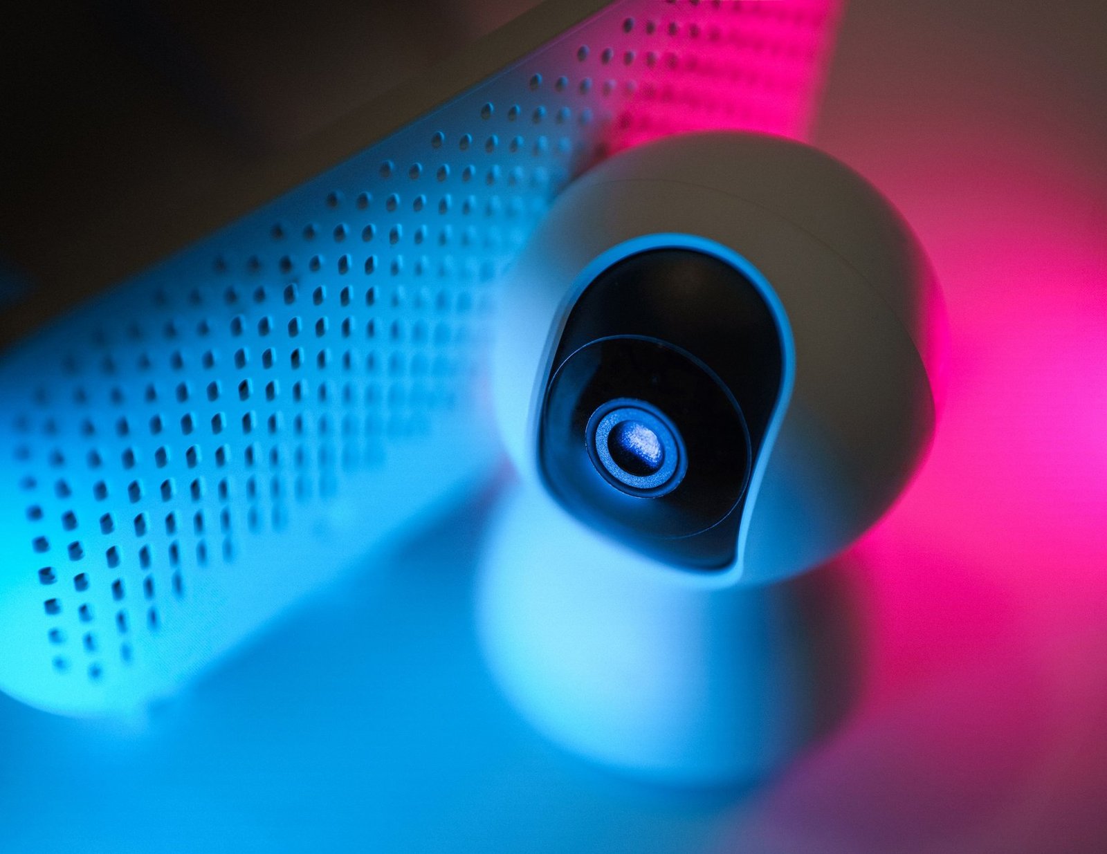 concerns over ai safety raised by anthropic ceo following resignation of ai rese