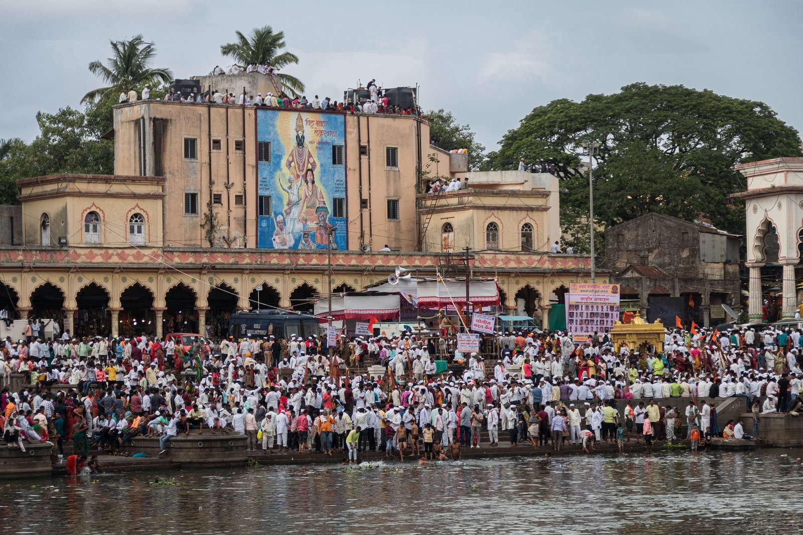 devotees in maharashtra face crisis as ganesh idol falls during heavy rain