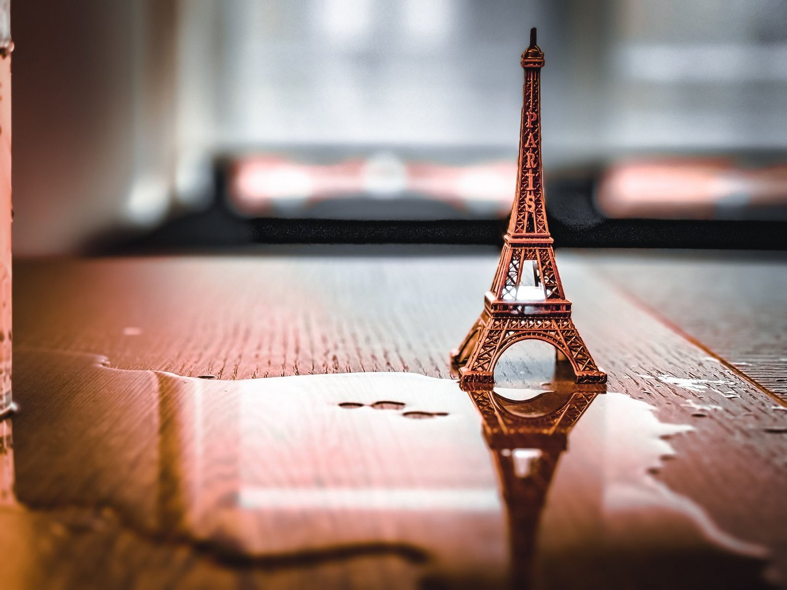 eiffel tower closes due to staff protest over treatment of female workers