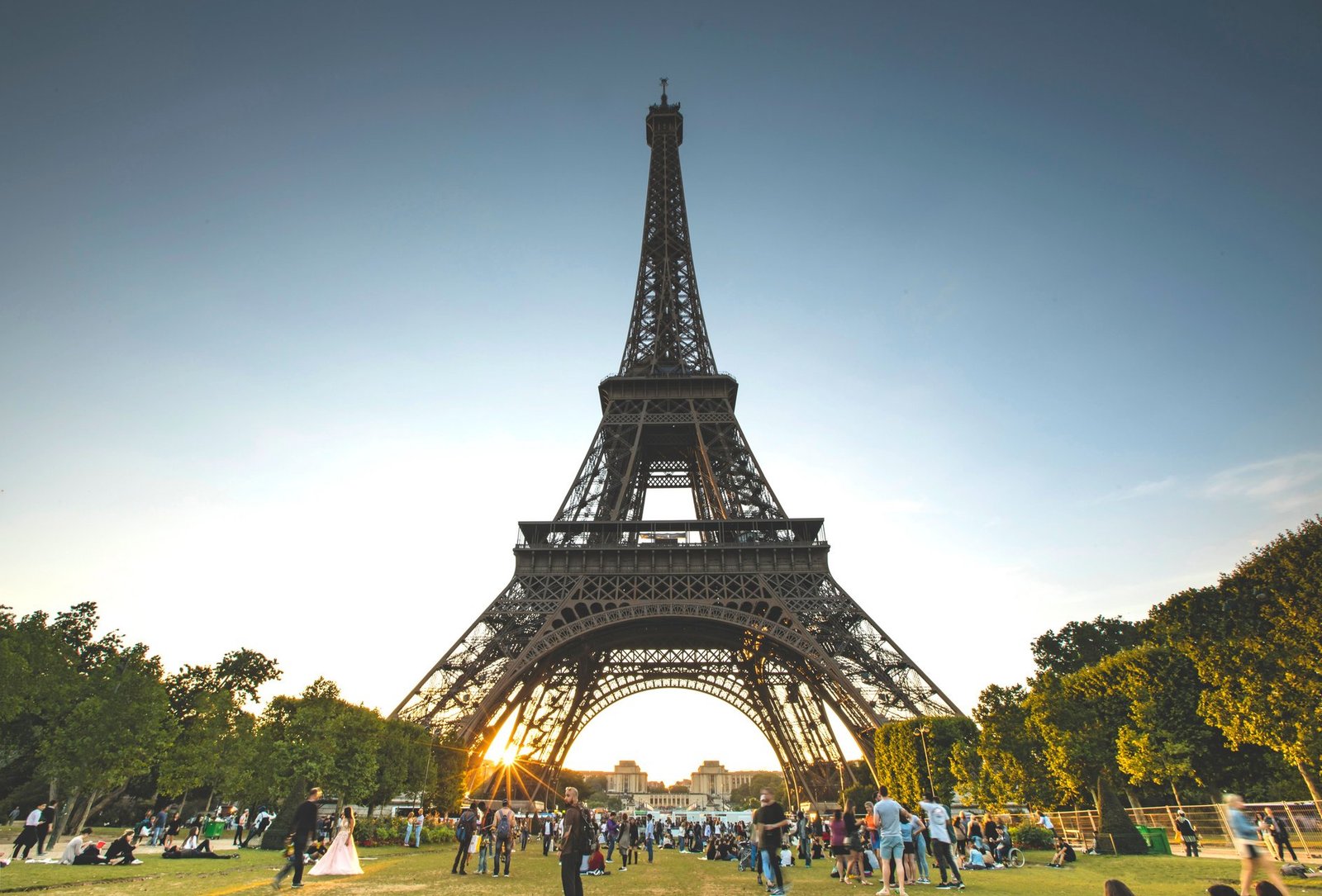eiffel tower welcomes visitors again following apology from hindu organization