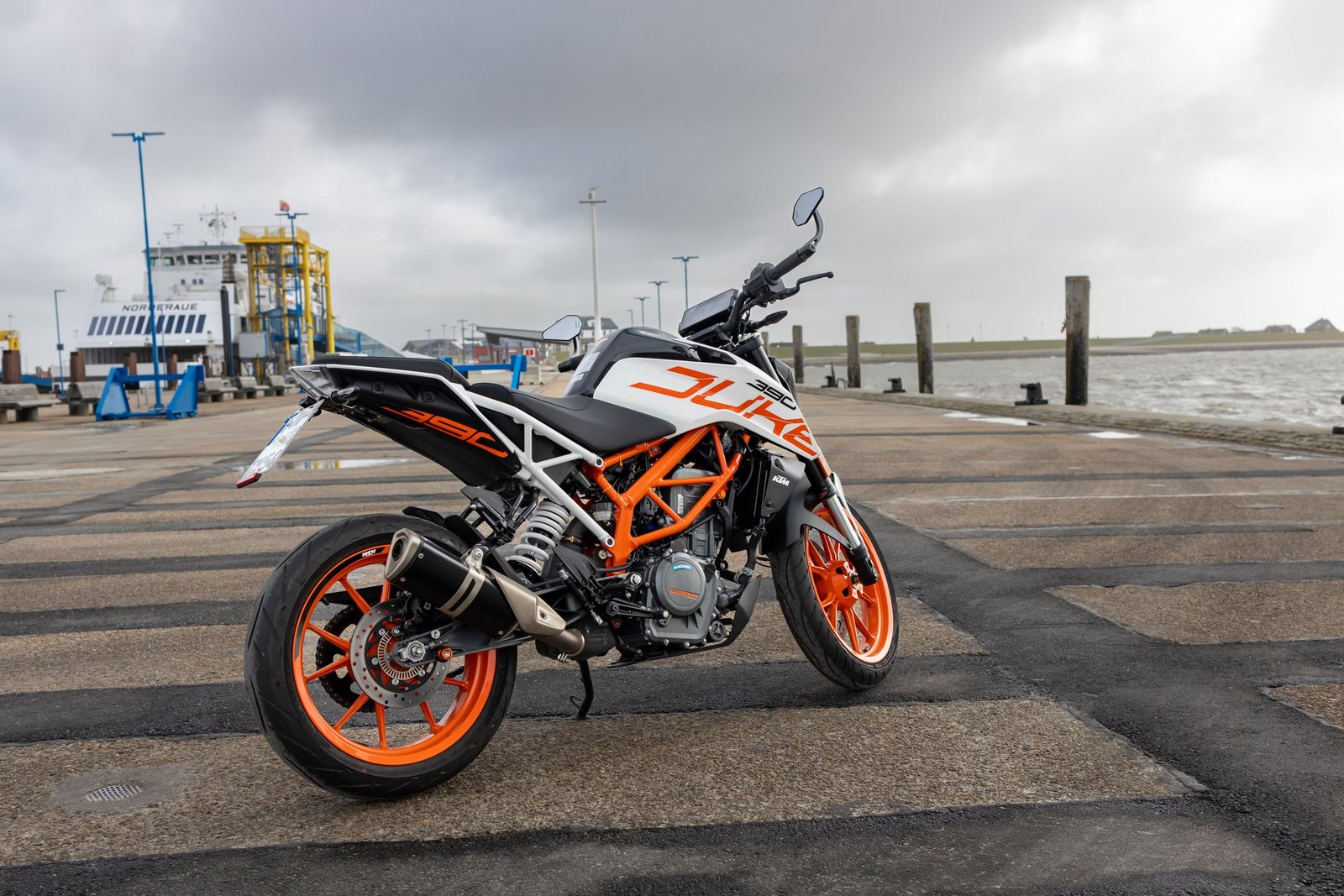 exploring the ktm 990 duke r an enhanced sportbike