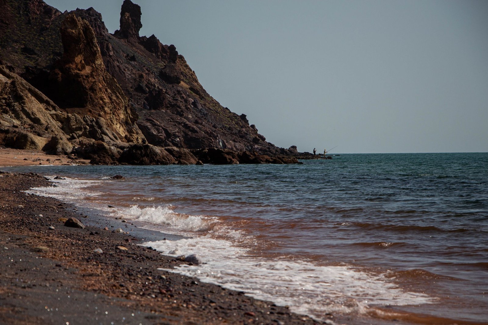 explosions rock hormuz region amid positive developments in us iran talks