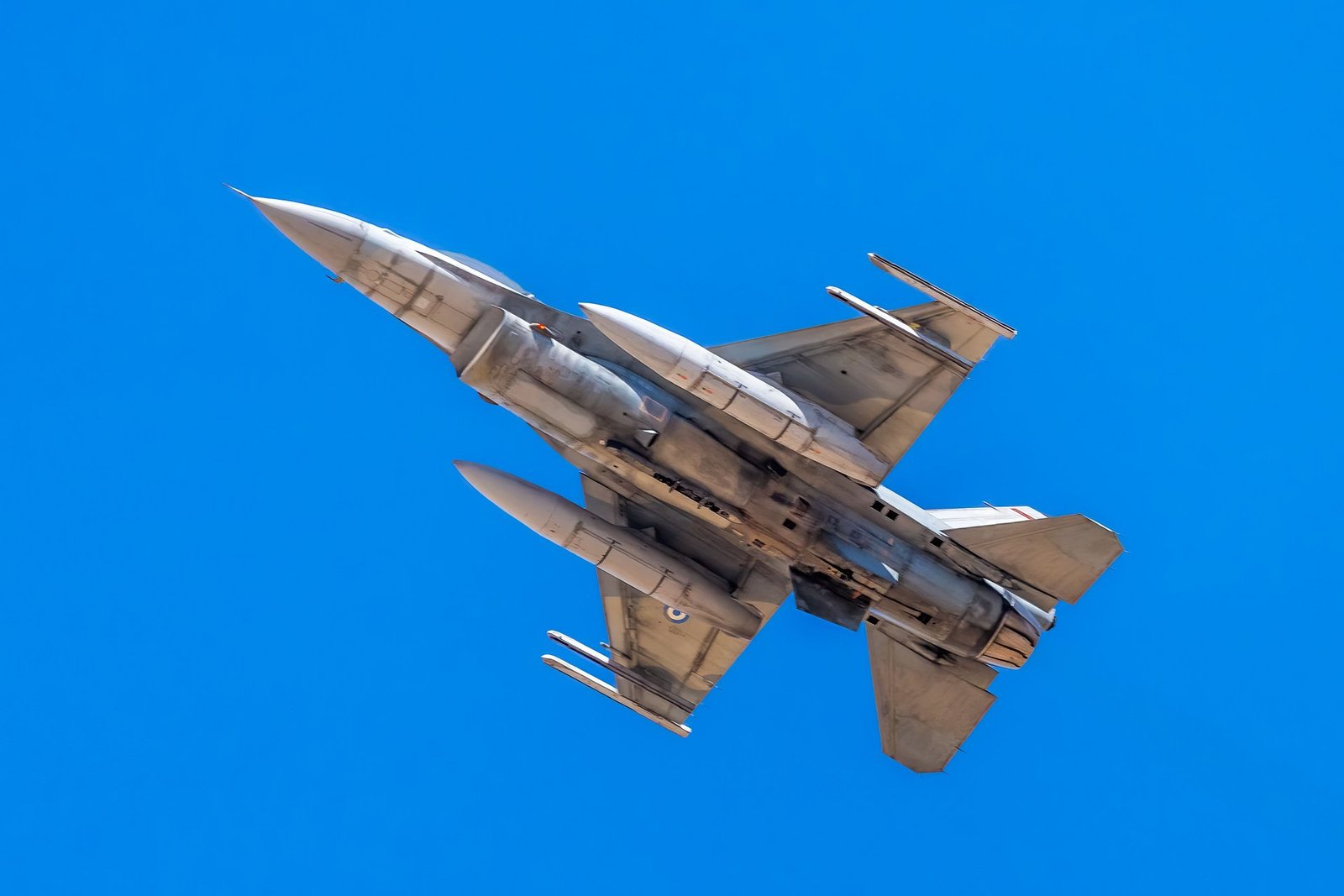 f 16 fighter jet from texas air national guard crashes in michigan during traini