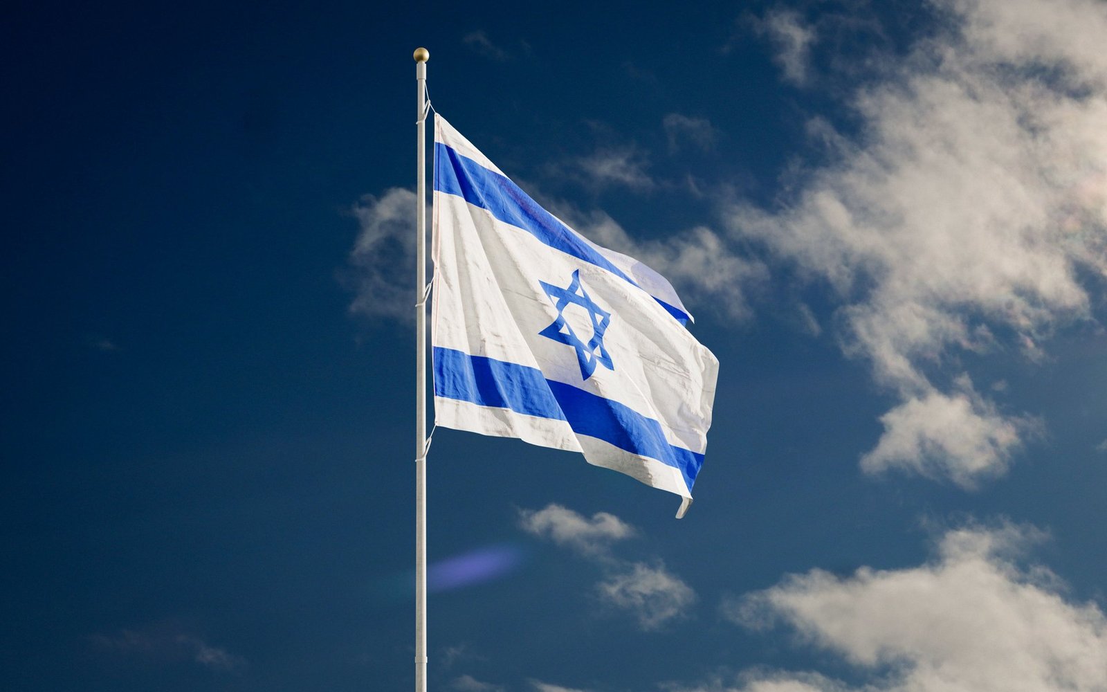 israeli soldier sustains injuries in car attack in west bank