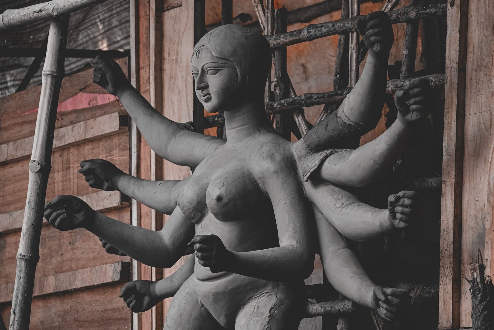 kolkatas kumortuli ghat a vital revitalization for the artisan community