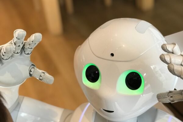 microsofts ai chief warns of potential silicon species rivaling humans