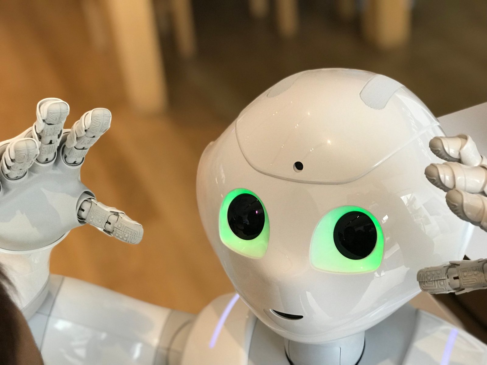 microsofts ai chief warns of potential silicon species rivaling humans