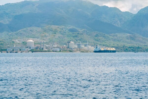 pakistan faces severe lng shortages amid global disruptions