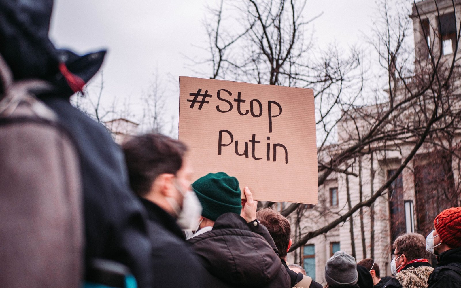 putin engages with us delegates for ukraine peace dialogue