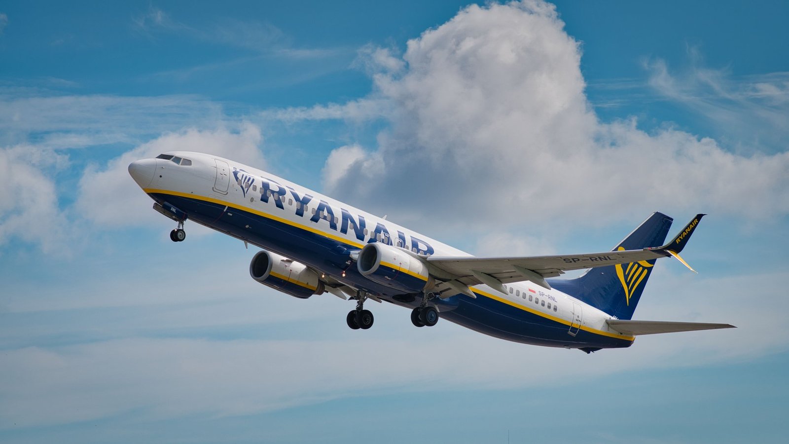 ryanairs ceo michael oleary issues apology for controversial remarks