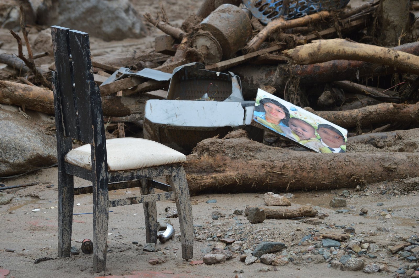 three lives lost in tragic helicopter crash in los angeles