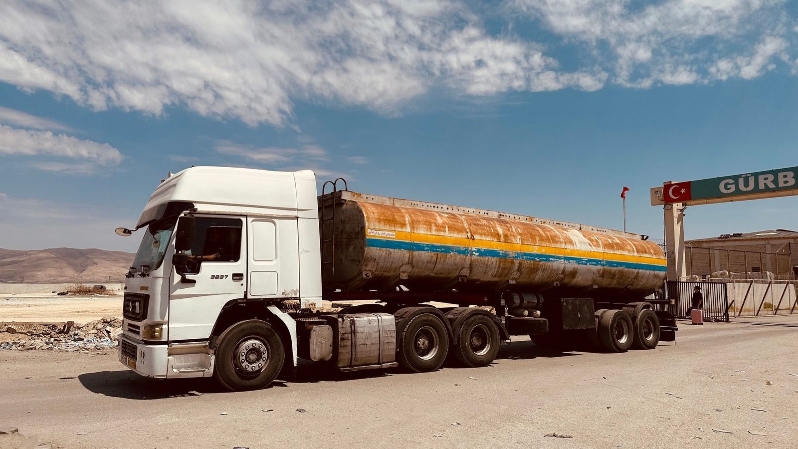 trade disruption at turkey iran border due to truck blockade