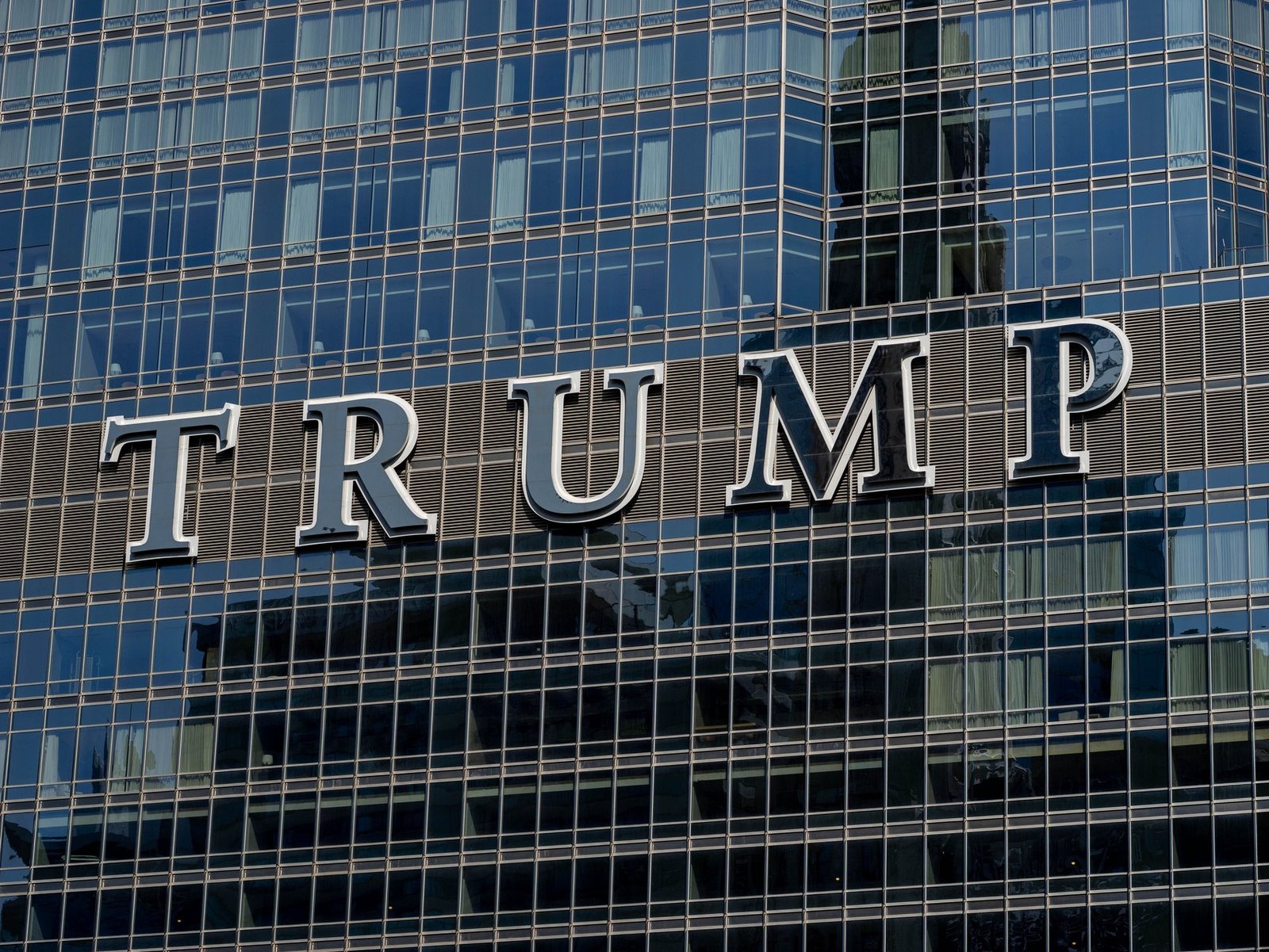 trump dismisses ai slowdown as a conspiracy
