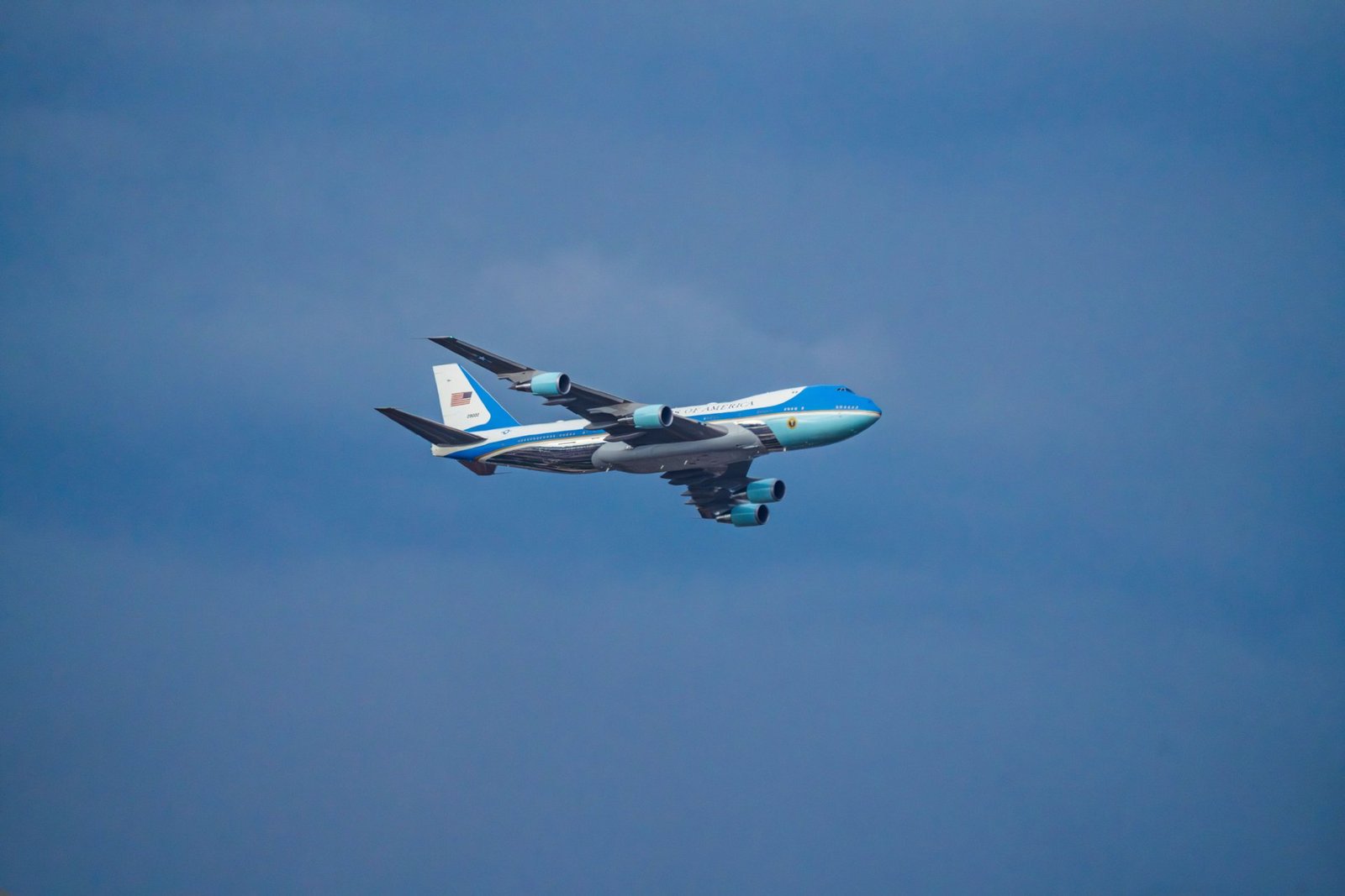 trumps air force one faces safety concerns after emergency slide incident