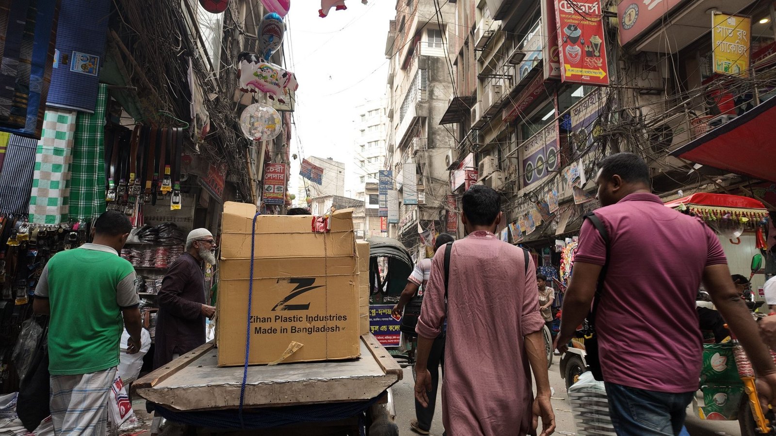 bangladesh seeks easing of trade barriers with india