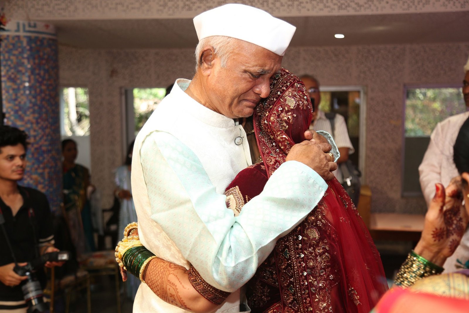 bjp criticizes farooq abdullah over comments on kashmir and pakistan