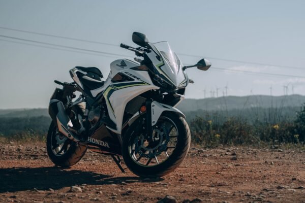 comparing the honda cb500 and its competitors in the neo retro segment