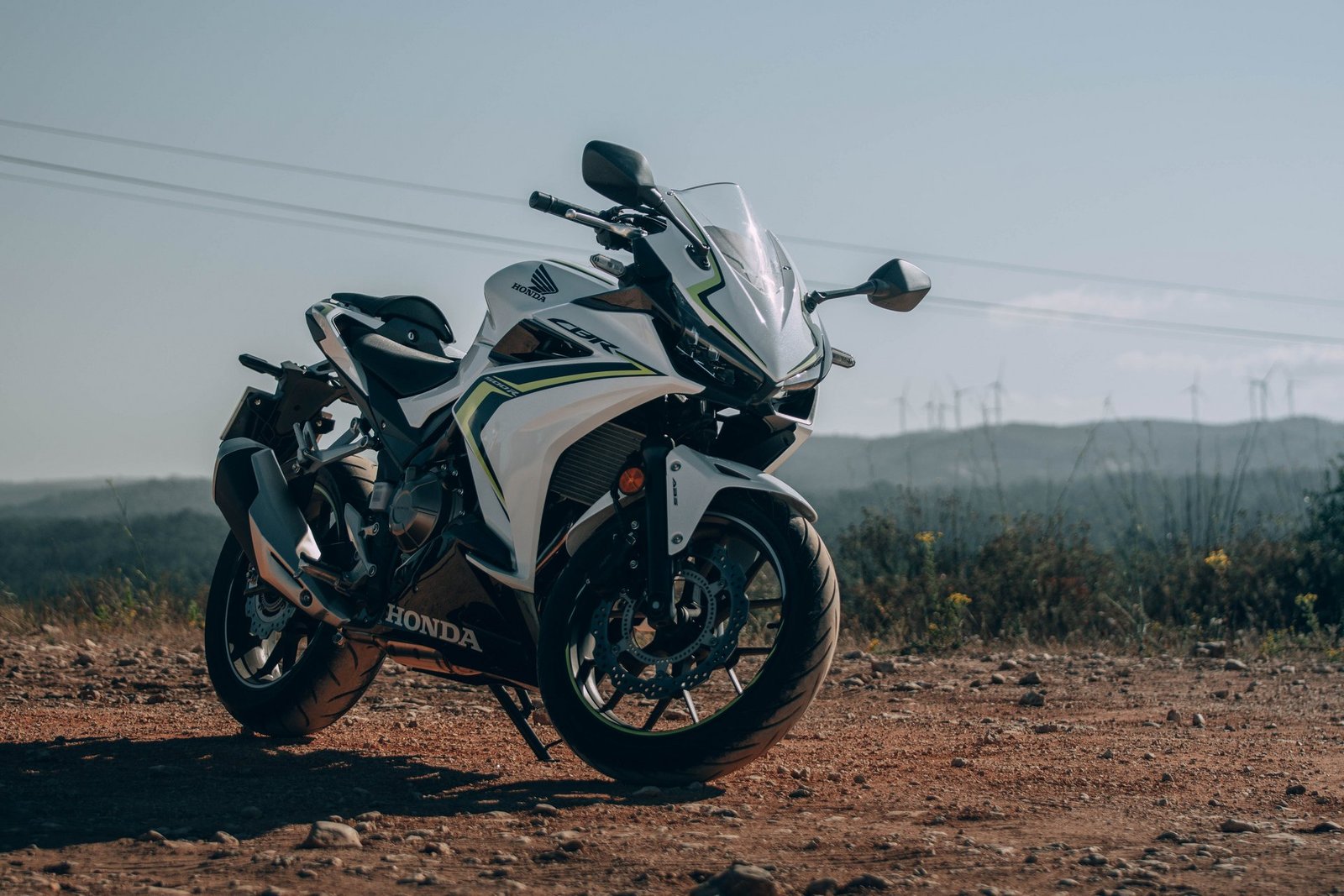 comparing the honda cb500 and its competitors in the neo retro segment