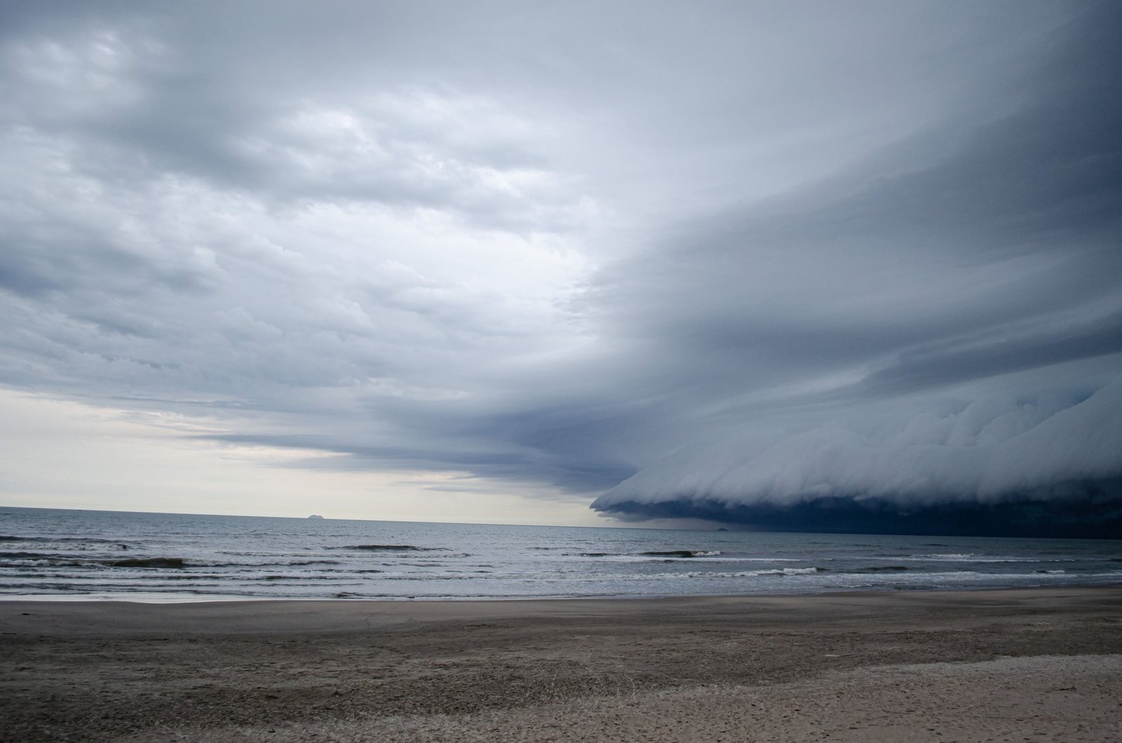 cyclone arnab approaches east coast landfall anticipated early morning