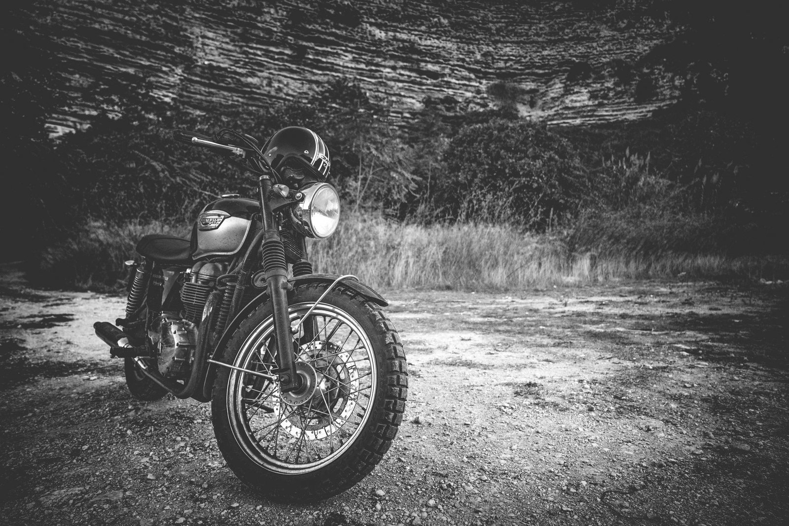 exploring the 350cc triumph bonneville variants and pricing details