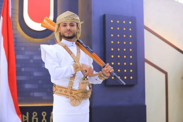 houthi assault targets aden yemens government stronghold