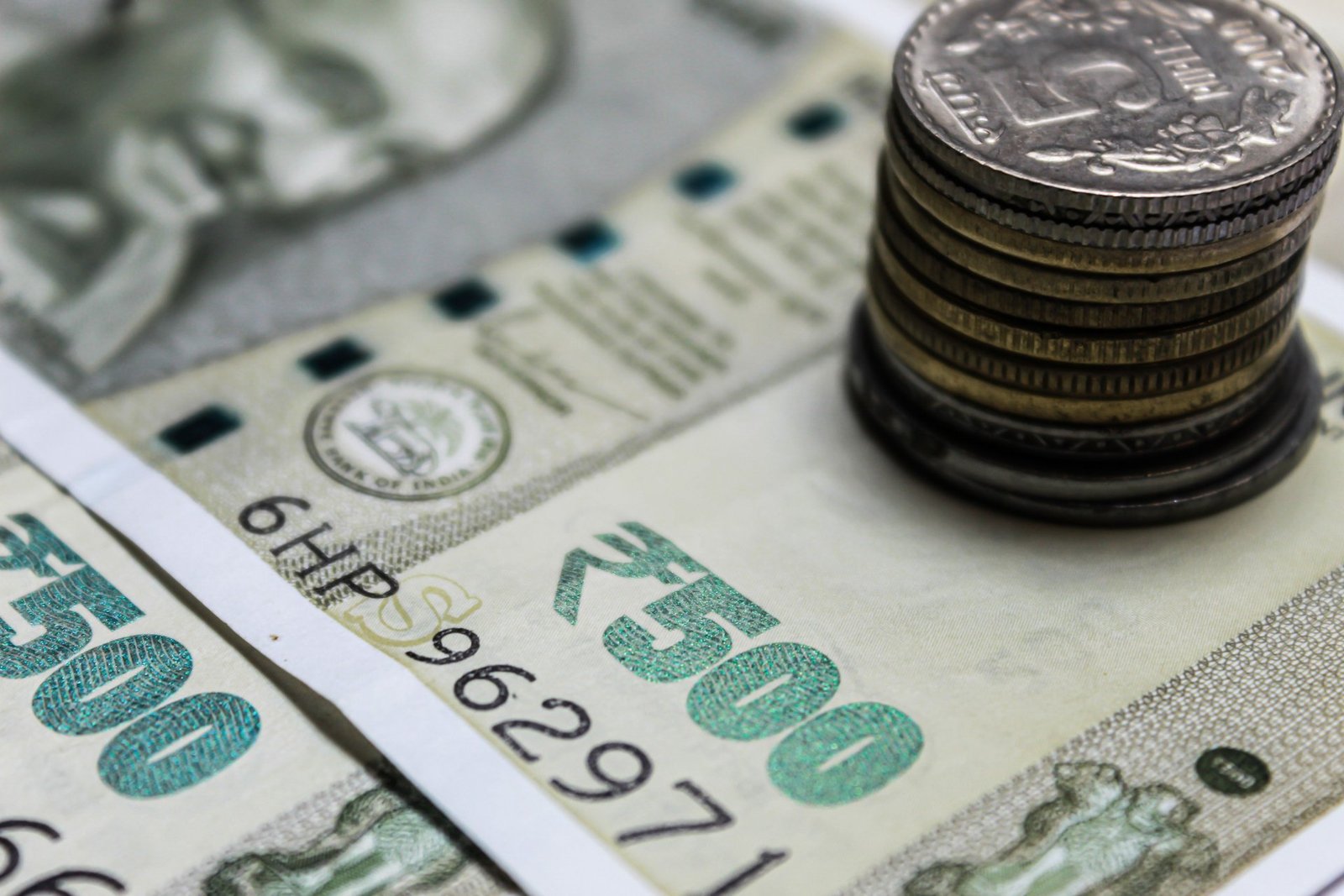 jaipur businessman loses rs 20 lakh due to kachori break incident
