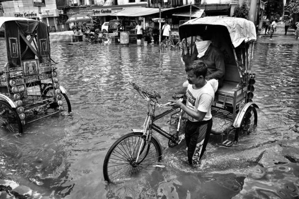kolkatas historical struggles with crowd control highlighted by recent tragedy