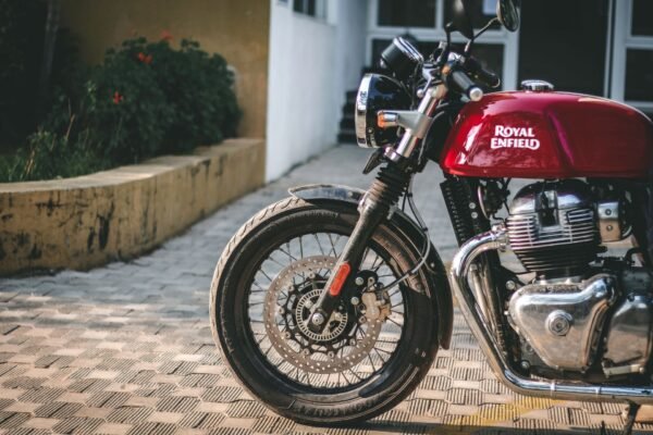 performance insights of the royal enfield guerrilla 450 apex