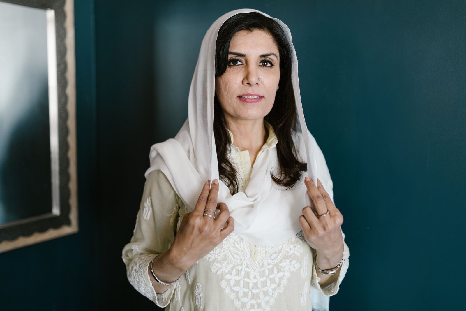 reema nanavaty honored with prestigious award by hillary clinton