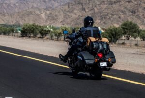 review of the viaterra lfa enduro rackless saddlebags and lfa tailbag