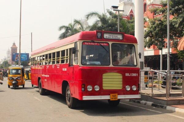 tamil nadu bus driver and conductor assault passenger in shocking video