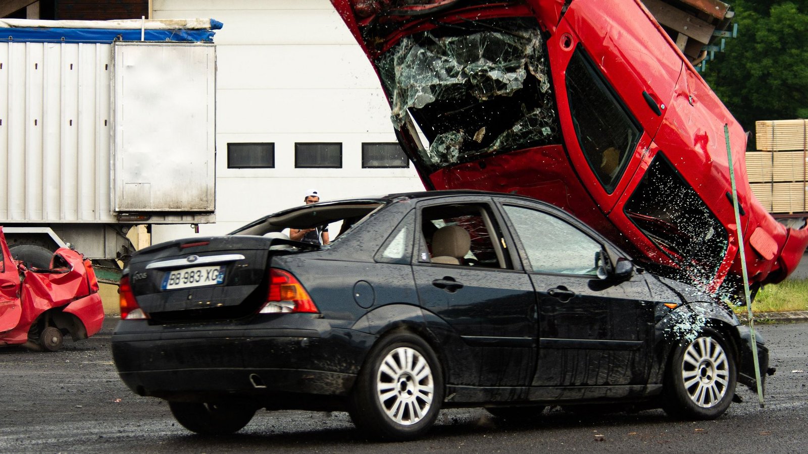 tragic collision five lives lost in pothole incident