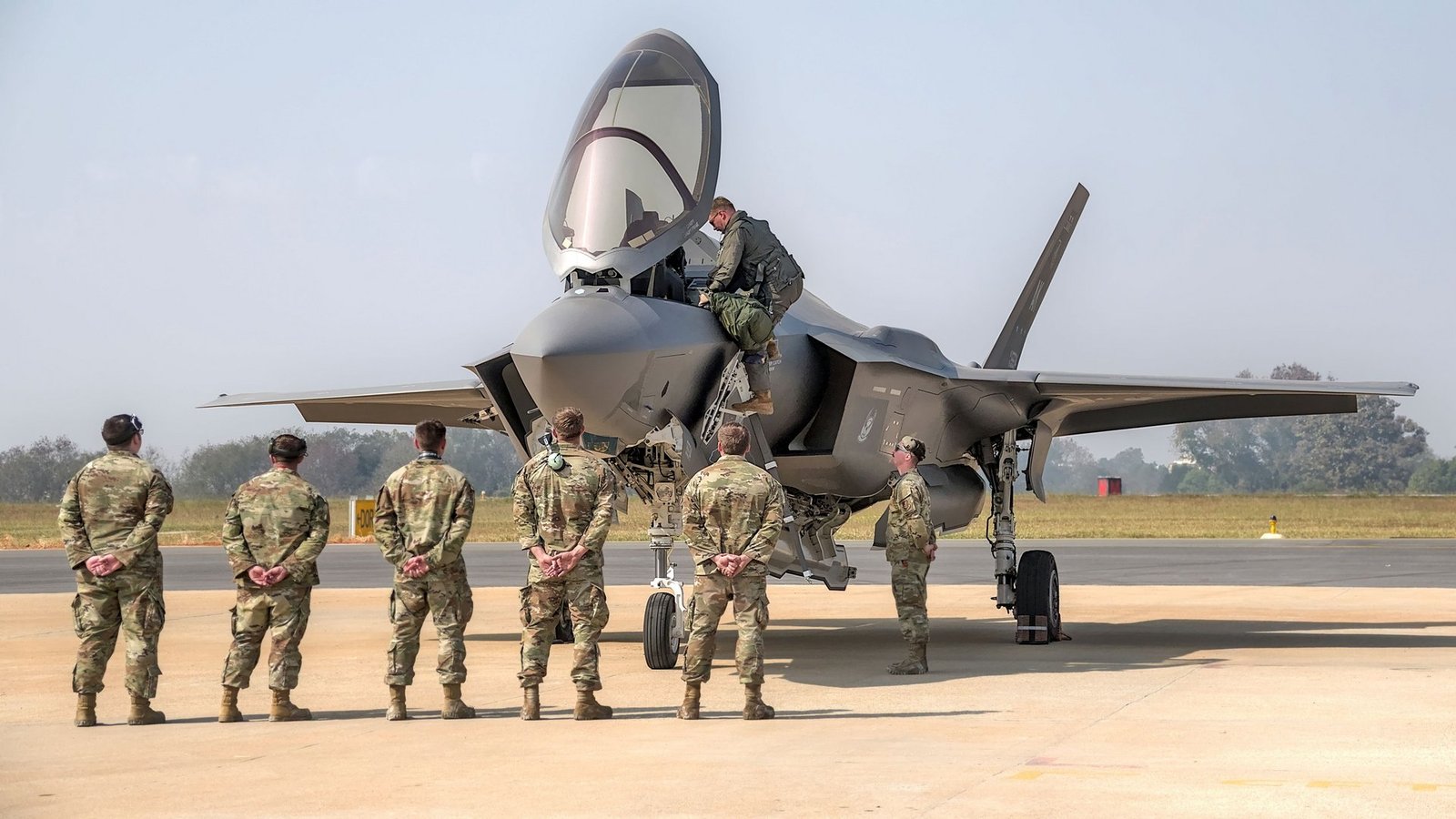 trump acknowledges indian pilots heroism amid challenges