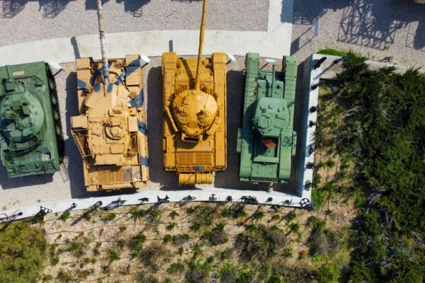 us and israeli forces prepare amid tensions over iran strategy