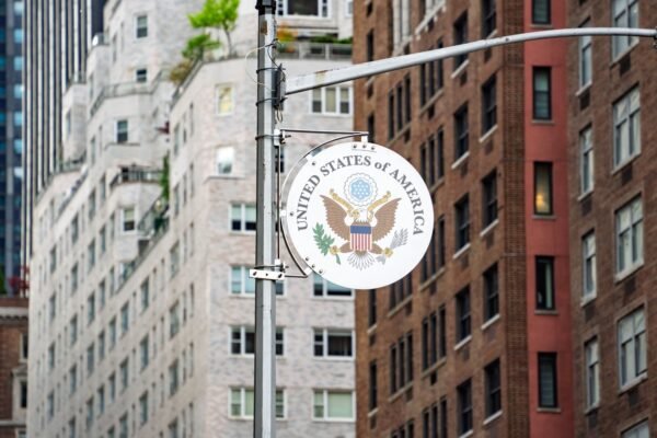 us directs embassy personnel to evacuate amid rising houthi threats