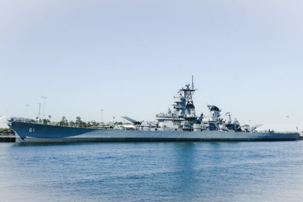 uss lincoln returns to california following difficult deployment